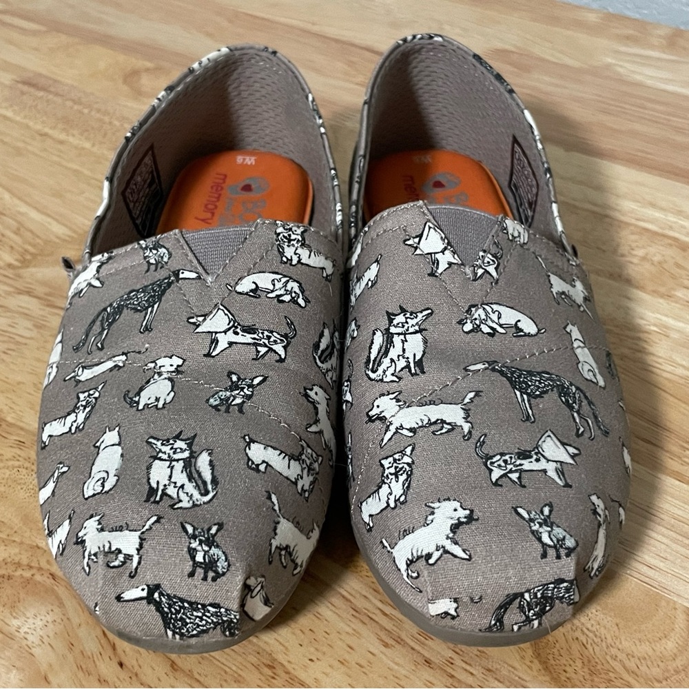 Bob’s Skechers dog print slip on comfy shoes